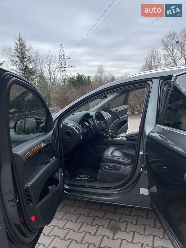 Внедорожник / Кроссовер Audi Q7 2015 в Миргороде
