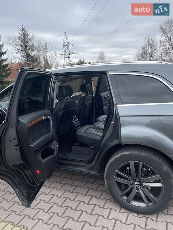Внедорожник / Кроссовер Audi Q7 2015 в Миргороде