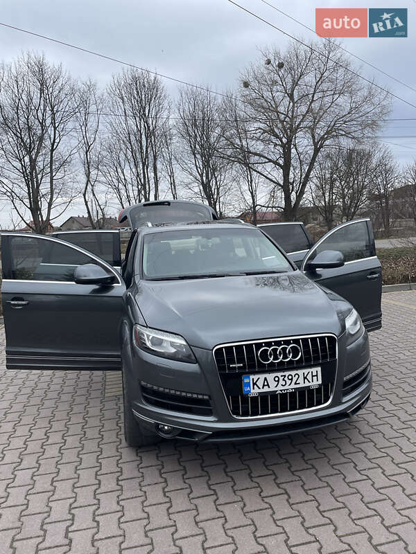 Внедорожник / Кроссовер Audi Q7 2015 в Миргороде