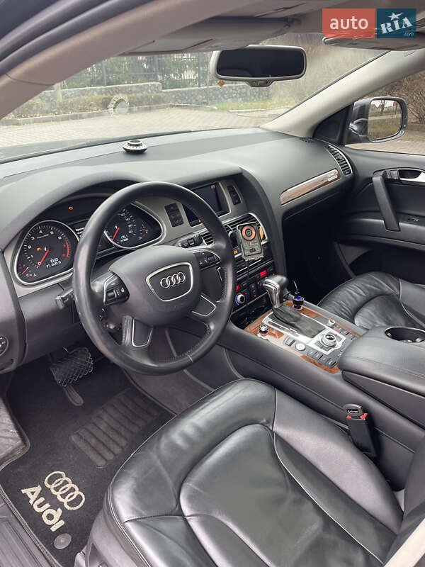 Внедорожник / Кроссовер Audi Q7 2015 в Миргороде
