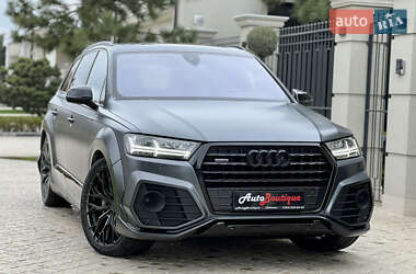 Внедорожник / Кроссовер Audi Q7 2017 в 