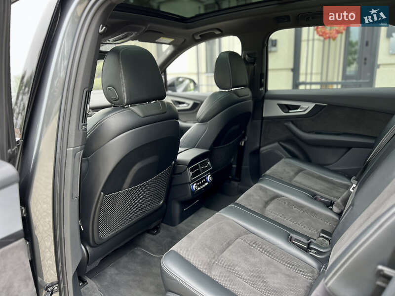 Внедорожник / Кроссовер Audi Q7 2017 в Одессе
