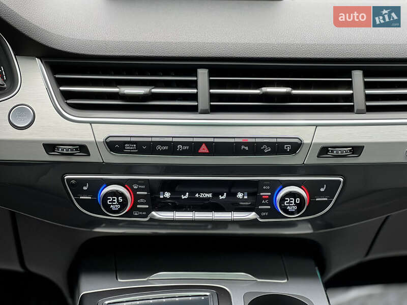 Внедорожник / Кроссовер Audi Q7 2017 в Одессе