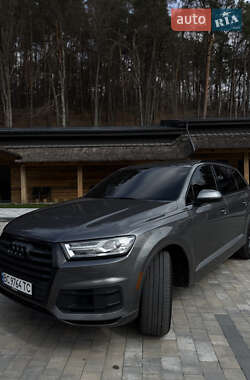 Внедорожник / Кроссовер Audi Q7 2017 в 