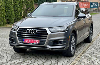 Позашляховик / Кросовер Audi Q7 2017 в 