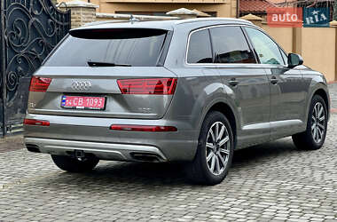 Позашляховик / Кросовер Audi Q7 2017 в 