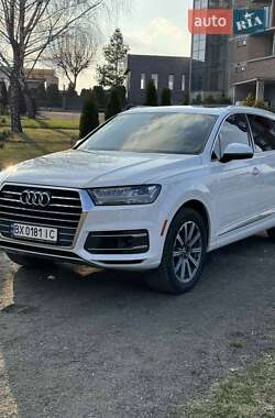 Внедорожник / Кроссовер Audi Q7 2017 в 