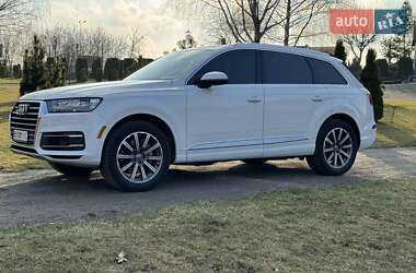 Внедорожник / Кроссовер Audi Q7 2017 в 