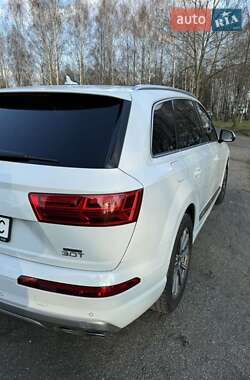 Внедорожник / Кроссовер Audi Q7 2017 в 