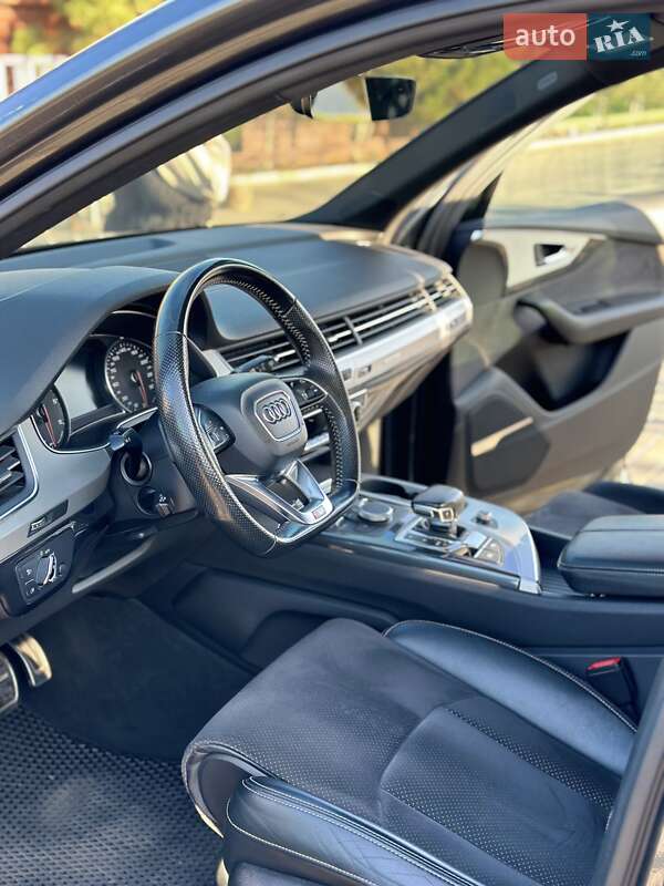 Внедорожник / Кроссовер Audi Q7 2017 в Одессе