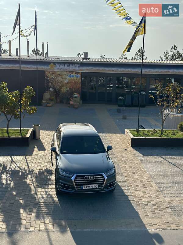Внедорожник / Кроссовер Audi Q7 2017 в Одессе