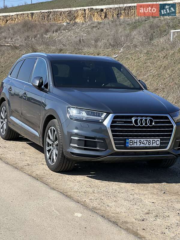 Внедорожник / Кроссовер Audi Q7 2017 в Одессе