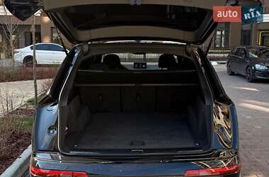 Внедорожник / Кроссовер Audi Q7 2018 в 