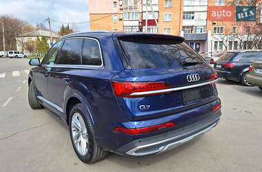 Внедорожник / Кроссовер Audi Q7 2020 в 