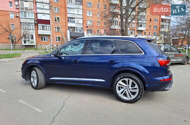 Внедорожник / Кроссовер Audi Q7 2020 в 