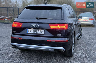 Внедорожник / Кроссовер Audi Q7 2016 в 