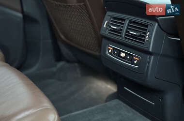 Внедорожник / Кроссовер Audi Q7 2016 в 