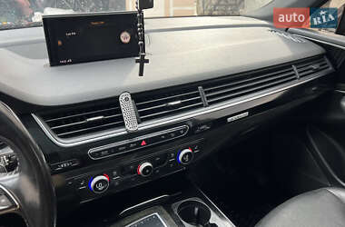 Внедорожник / Кроссовер Audi Q7 2019 в 