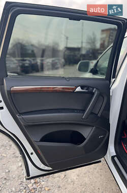Внедорожник / Кроссовер Audi Q7 2013 в 