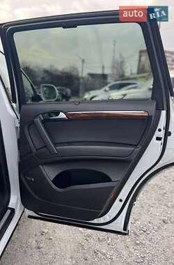 Внедорожник / Кроссовер Audi Q7 2013 в 