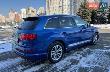 Внедорожник / Кроссовер Audi Q7 2016 в 
