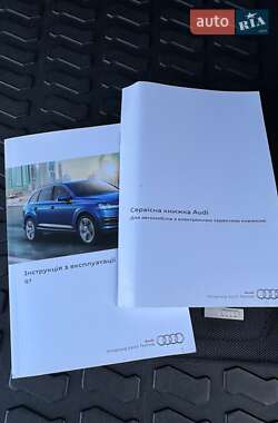 Внедорожник / Кроссовер Audi Q7 2016 в 