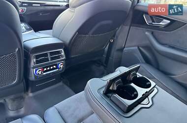 Внедорожник / Кроссовер Audi Q7 2016 в 