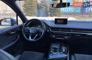 Внедорожник / Кроссовер Audi Q7 2016 в 