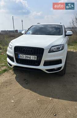 Внедорожник / Кроссовер Audi Q7 2015 в 