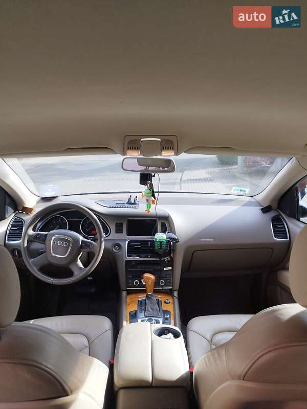 Внедорожник / Кроссовер Audi Q7 2007 в Ровно