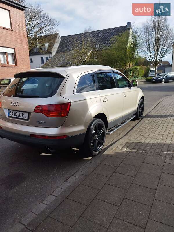 Внедорожник / Кроссовер Audi Q7 2007 в Ровно