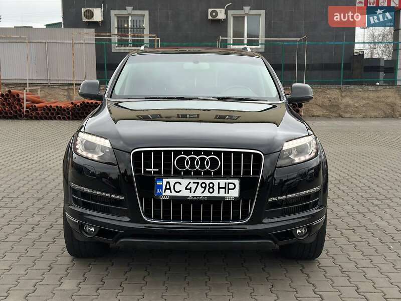 Позашляховик / Кросовер Audi Q7 2015 в Луцьку