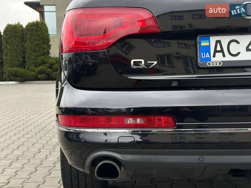 Позашляховик / Кросовер Audi Q7 2015 в Луцьку