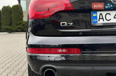 Внедорожник / Кроссовер Audi Q7 2015 в 