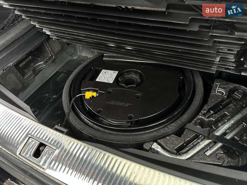 Позашляховик / Кросовер Audi Q7 2015 в Луцьку