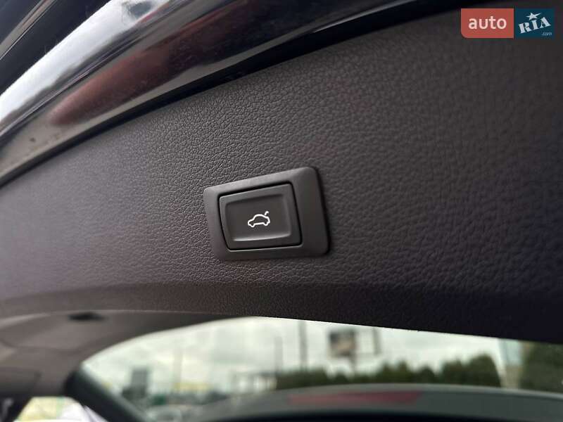Позашляховик / Кросовер Audi Q7 2015 в Луцьку