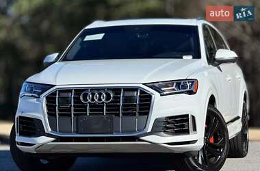 Внедорожник / Кроссовер Audi Q7 2021 в 