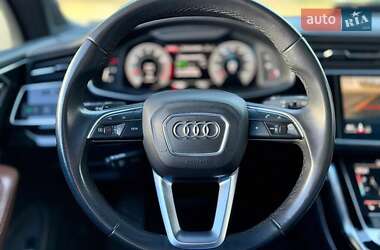 Внедорожник / Кроссовер Audi Q7 2021 в 
