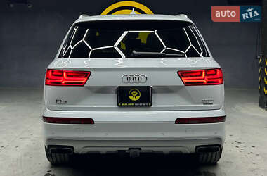 Внедорожник / Кроссовер Audi Q7 2018 в 