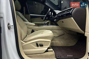 Внедорожник / Кроссовер Audi Q7 2018 в 