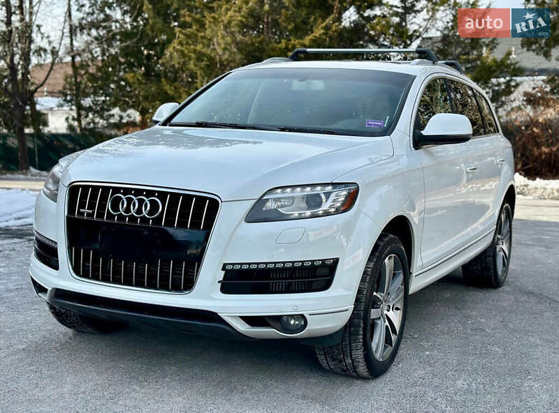 Внедорожник / Кроссовер Audi Q7 2015 в 