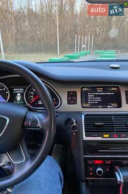 Позашляховик / Кросовер Audi Q7 2015 в 