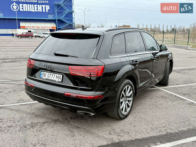 Внедорожник / Кроссовер Audi Q7 2017 в Ровно