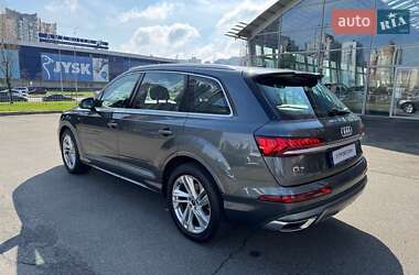 Внедорожник / Кроссовер Audi Q7 2020 в 