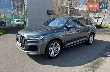 Внедорожник / Кроссовер Audi Q7 2020 в 