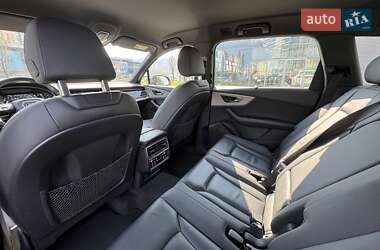 Внедорожник / Кроссовер Audi Q7 2020 в 