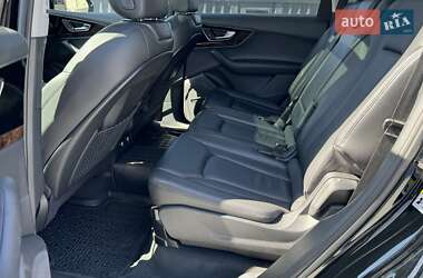 Позашляховик / Кросовер Audi Q7 2017 в 