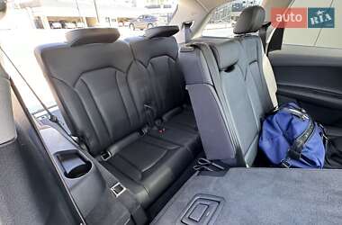 Позашляховик / Кросовер Audi Q7 2017 в 