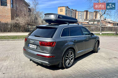 Внедорожник / Кроссовер Audi Q7 2015 в 