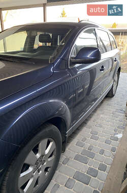 Позашляховик / Кросовер Audi Q7 2013 в 